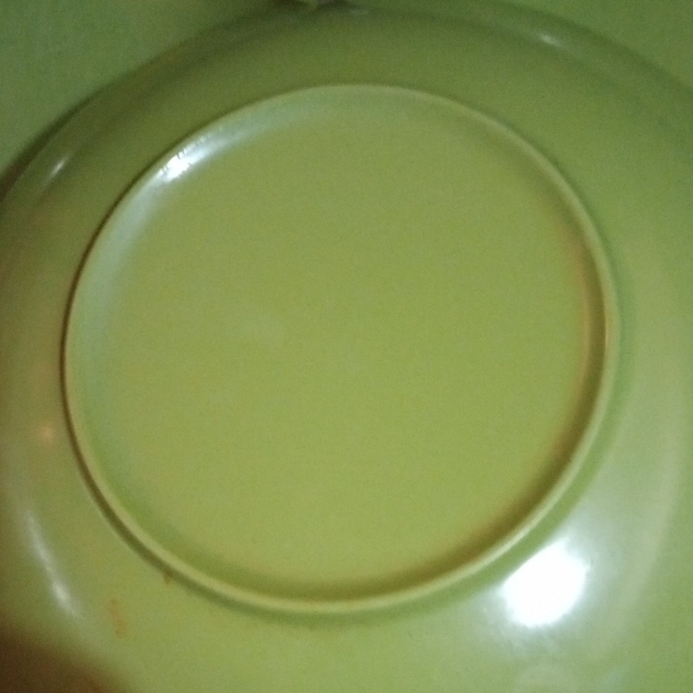 Modern Green Dinnerware Set with Minimalist Design - Picture 3 of 4